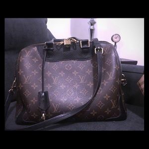 AUTHENTIC LOUIS VUITTON RETIRO ❤️